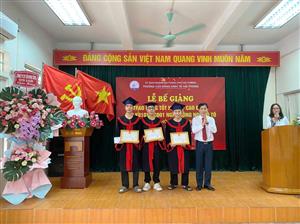 Lễ Bế giảng và Trao bằng tốt nghiệp Cao đẳng cho sinh viên lớp K01OTO-CĐ01, nghề Công nghệ ô tô