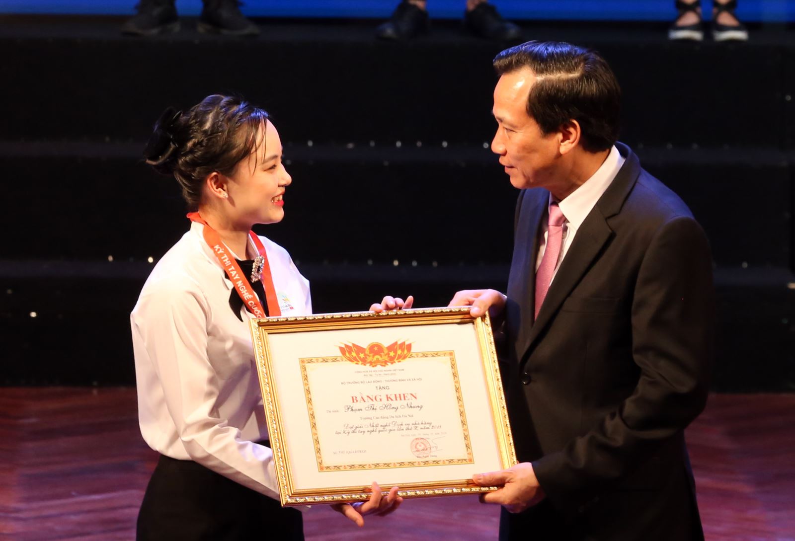 Tôn vinh và khẳng định vị thế, tầm quan trọng của người lao động có kỹ năng