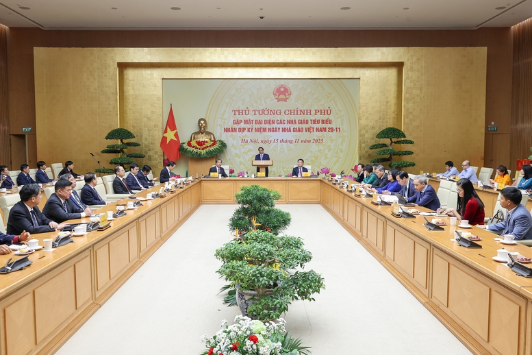 TỔNG THUẬT: Thủ tướng Chính phủ gặp mặt đại diện các nhà giáo tiêu biểu nhân Ngày Nhà giáo Việt Nam 20/11 - Ảnh 13